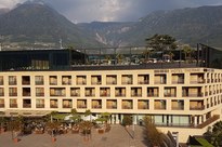 Aufstockung Hotel  Therme Meran.jpg