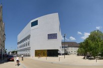 1200px-Vorarlberg_museum_in_Bregenz_5.jpg